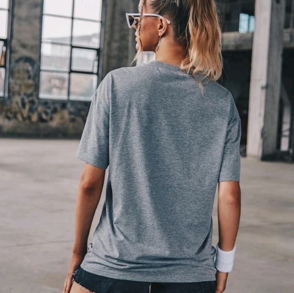 Lips Print Drop Shoulder Tee - Picture 2 of 4